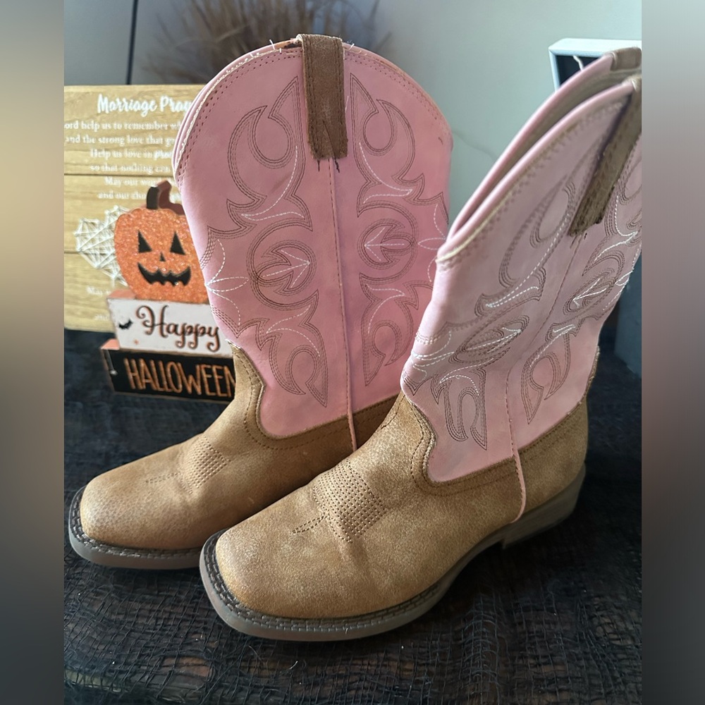 Girls Roper Boots. Size 1